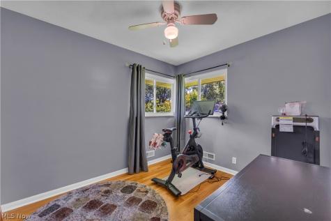 364 Cherry Lane Seven Hills OH 44131