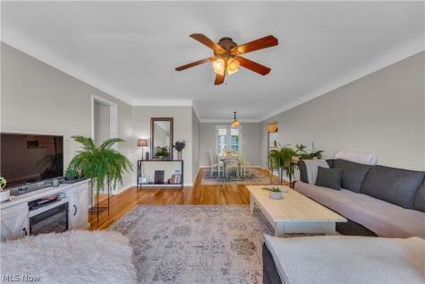 364 Cherry Lane Seven Hills OH 44131