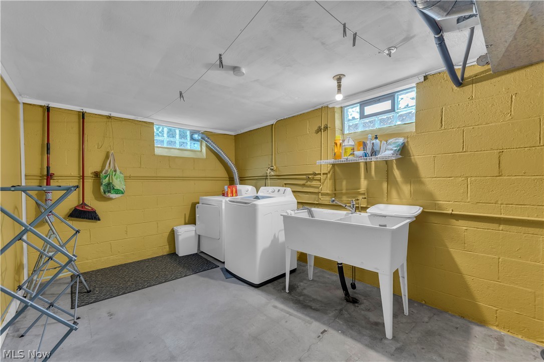 364 Cherry Lane Seven Hills OH 44131