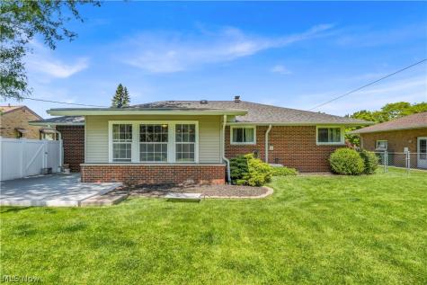 364 Cherry Lane Seven Hills OH 44131