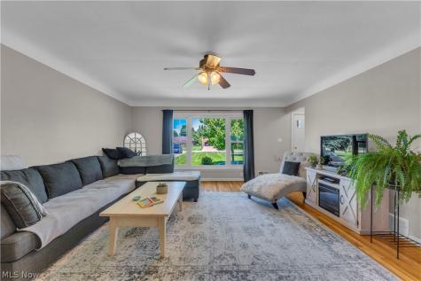 364 Cherry Lane Seven Hills OH 44131