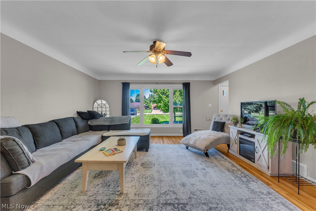 364 Cherry Lane Seven Hills OH 44131