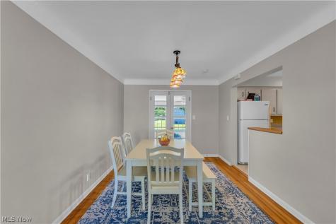 364 Cherry Lane Seven Hills OH 44131