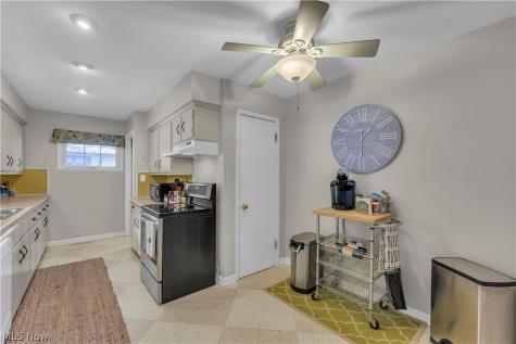 364 Cherry Lane Seven Hills OH 44131
