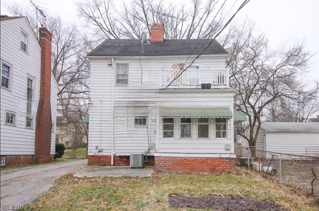 3801 Woodridge Road Cleveland OH 44121