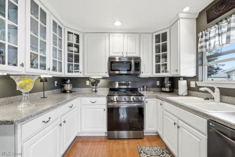 2469 W 5th Street Cleveland OH 44113