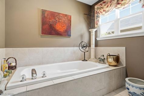2469 W 5th Street Cleveland OH 44113