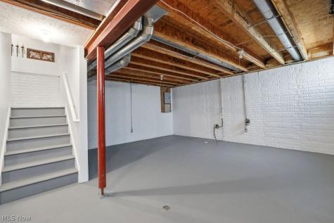 2469 W 5th Street Cleveland OH 44113