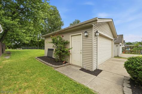 2469 W 5th Street Cleveland OH 44113