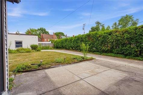 2579 Fenwick Road University Heights OH 44118