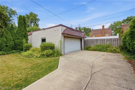 2579 Fenwick Road University Heights OH 44118