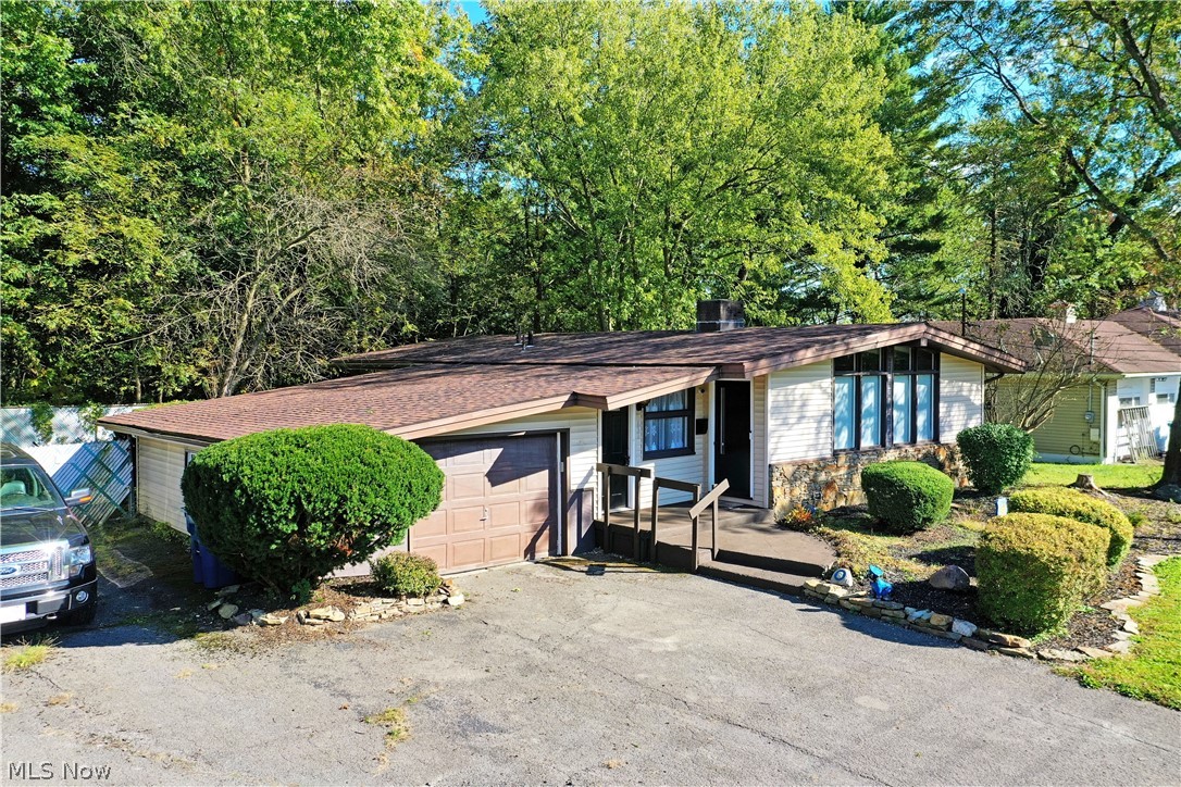 837 Pinecrest Road Girard OH 44420