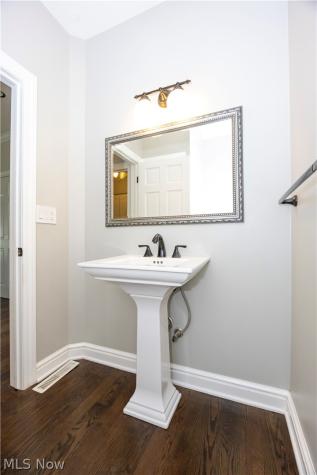 270 Meadow Lane Wooster OH 44691