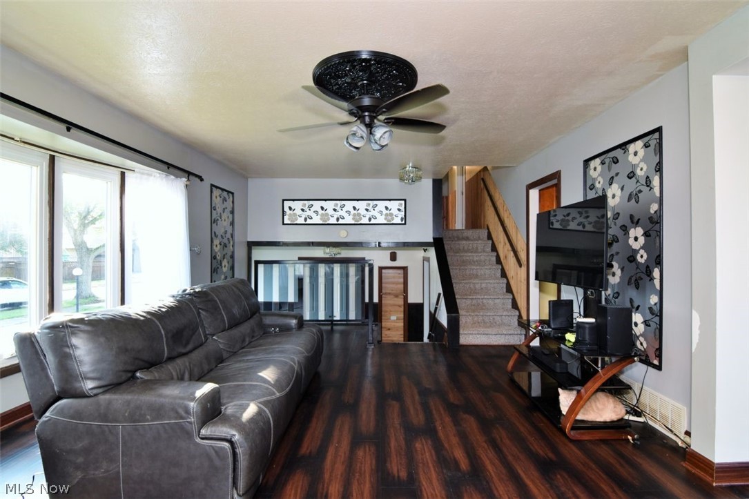 6902 Lantern Lane Parma Heights OH 44130