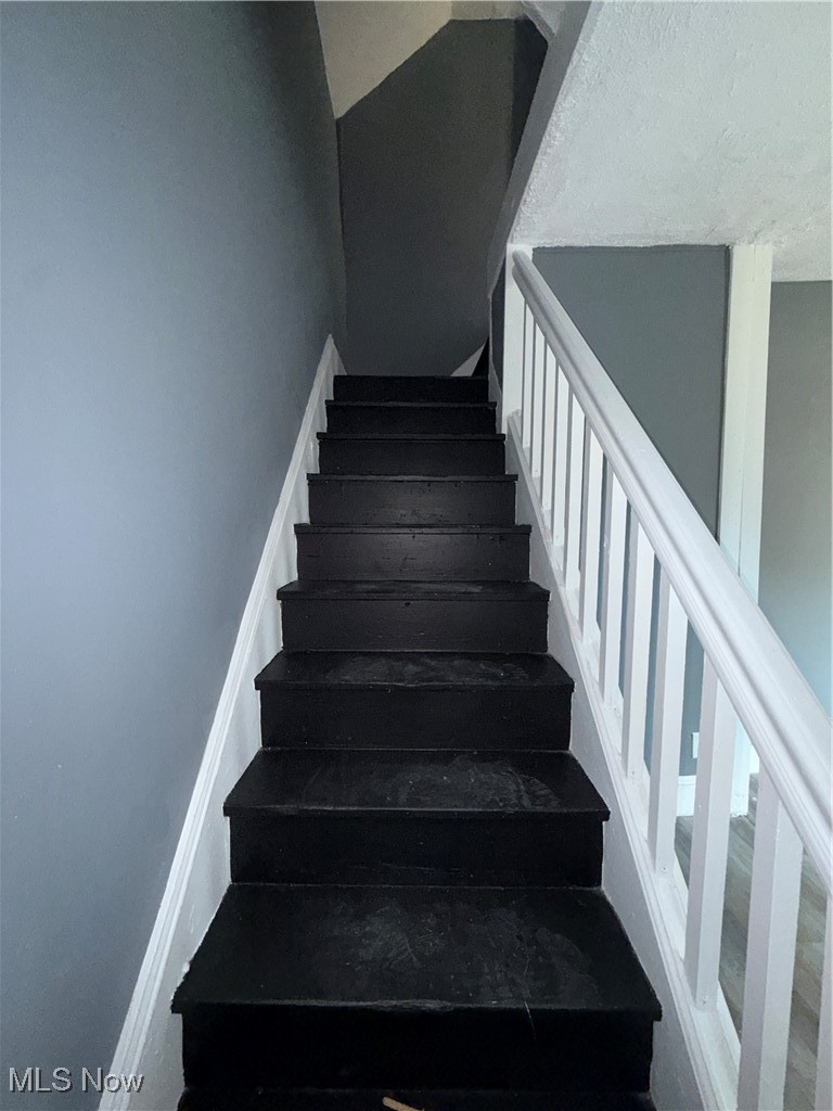 3297 W 61st Street Cleveland OH 44102