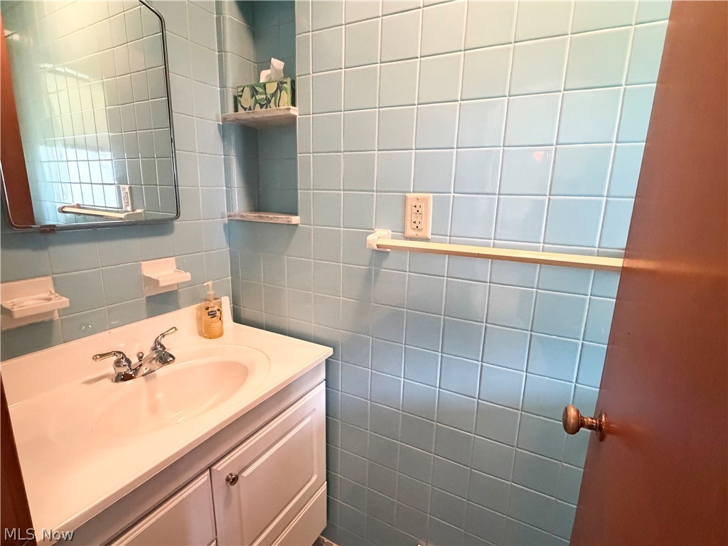 546 Belvedere Avenue NE Warren OH 44483