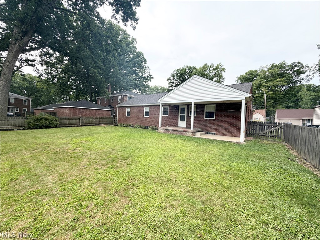 546 Belvedere Avenue NE Warren OH 44483