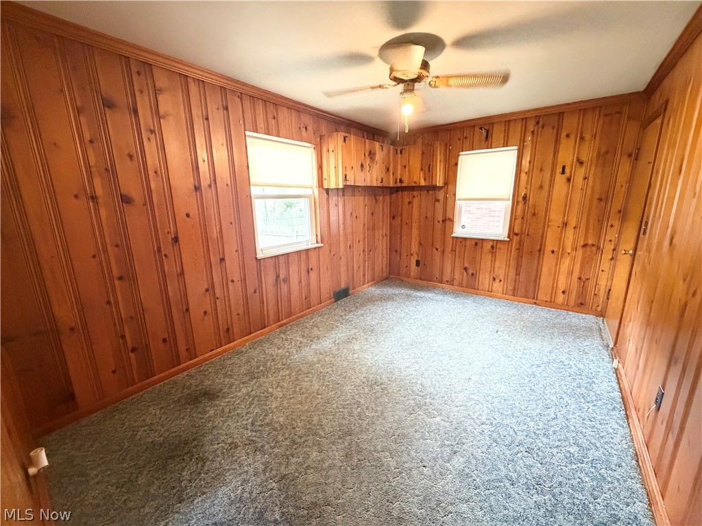 546 Belvedere Avenue NE Warren OH 44483