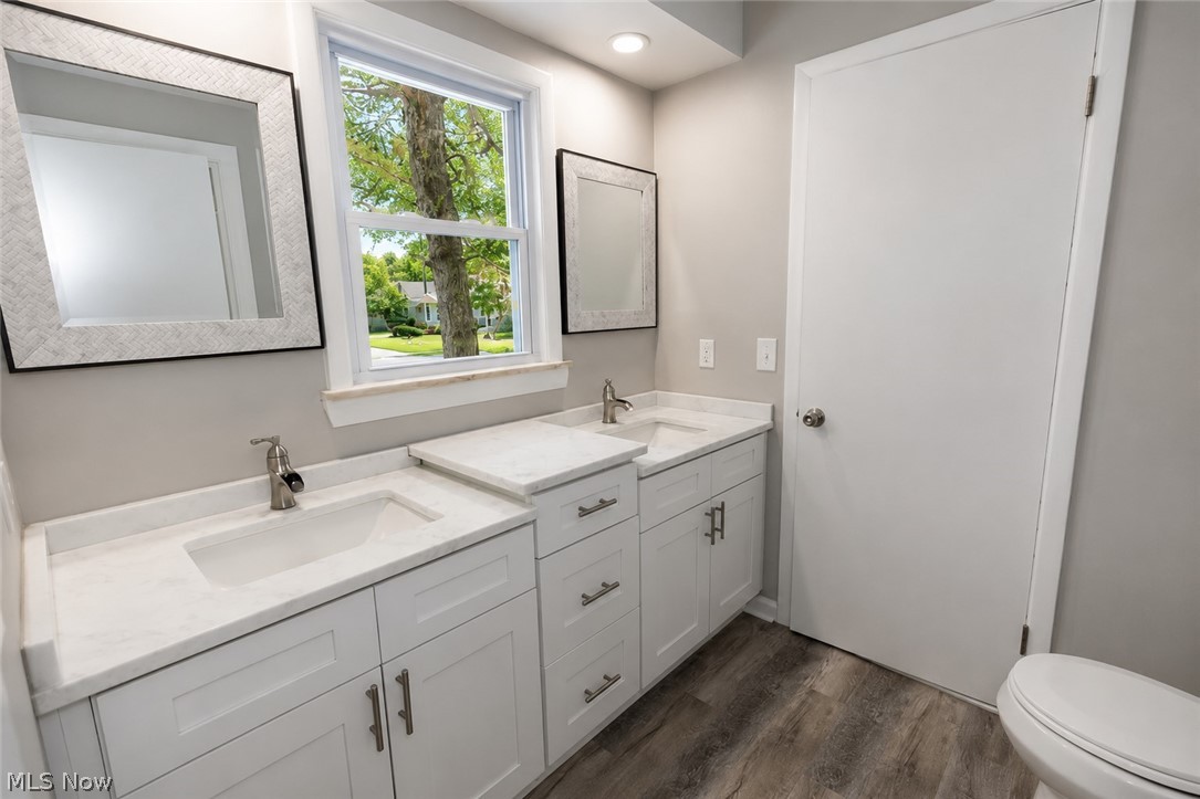 1290 Forest Hills Boulevard Cleveland Heights OH 44118