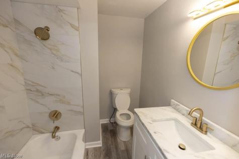 1290 Forest Hills Boulevard Cleveland Heights OH 44118