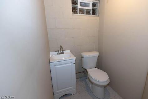 1290 Forest Hills Boulevard Cleveland Heights OH 44118