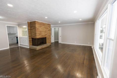 1290 Forest Hills Boulevard Cleveland Heights OH 44118