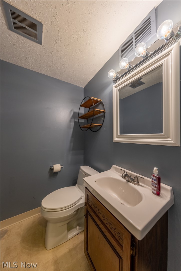 7305 Ames Road Parma OH 44129