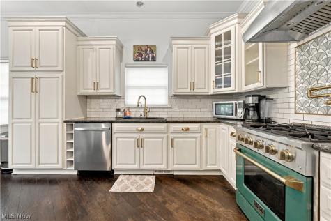 2807 Alexandria Court Uniontown OH 44685
