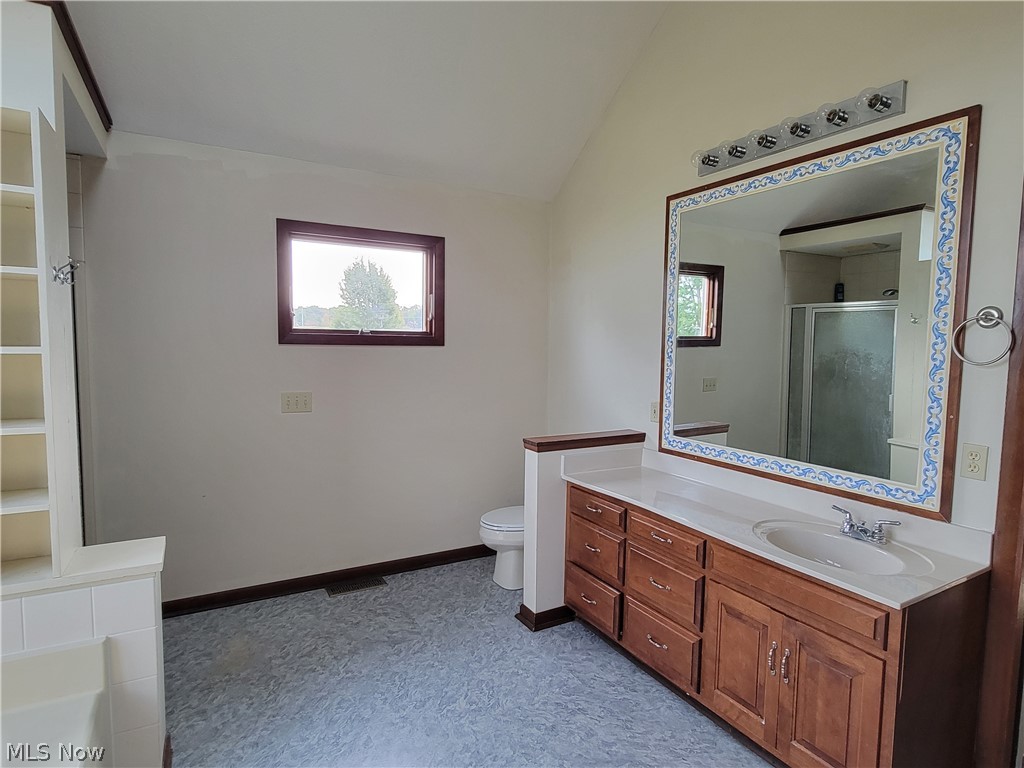 3941 W Sterling Road Burbank OH 44214