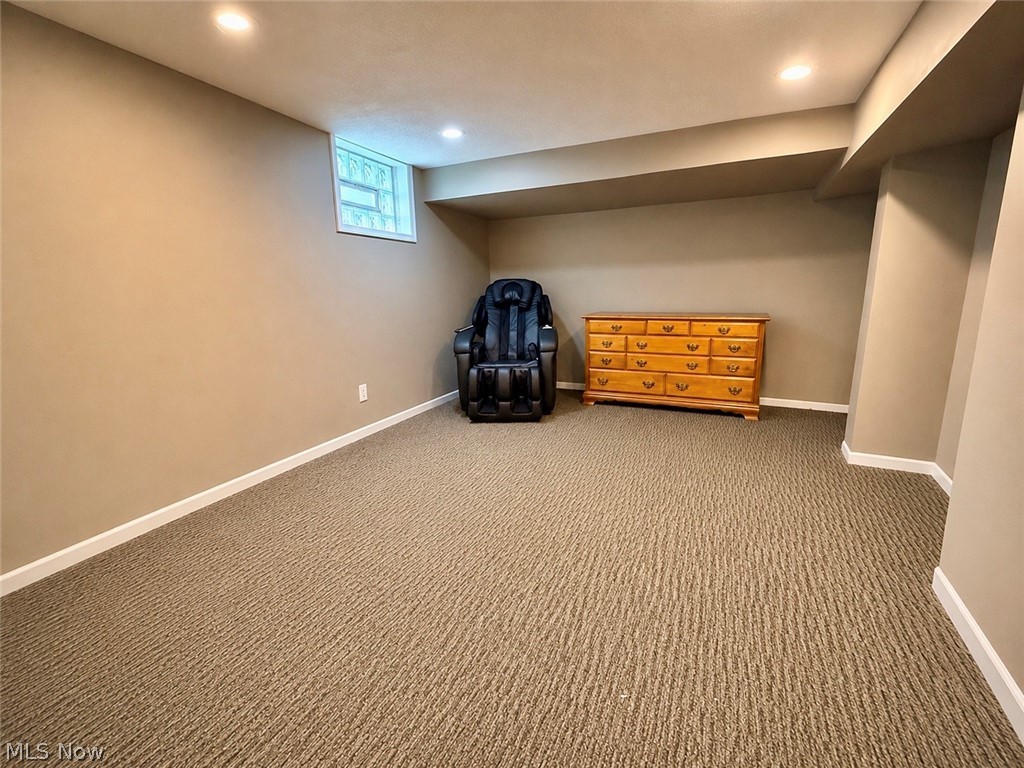 729 4th Street NW New Philadelphia OH 44663