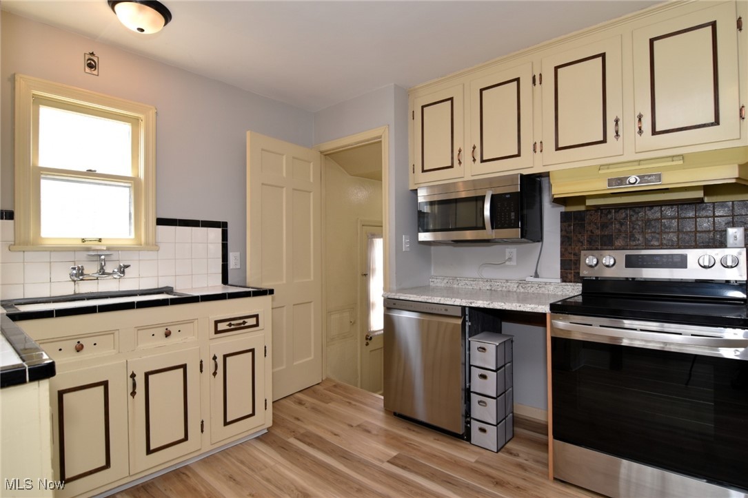 1147 Irene Road Lyndhurst OH 44124