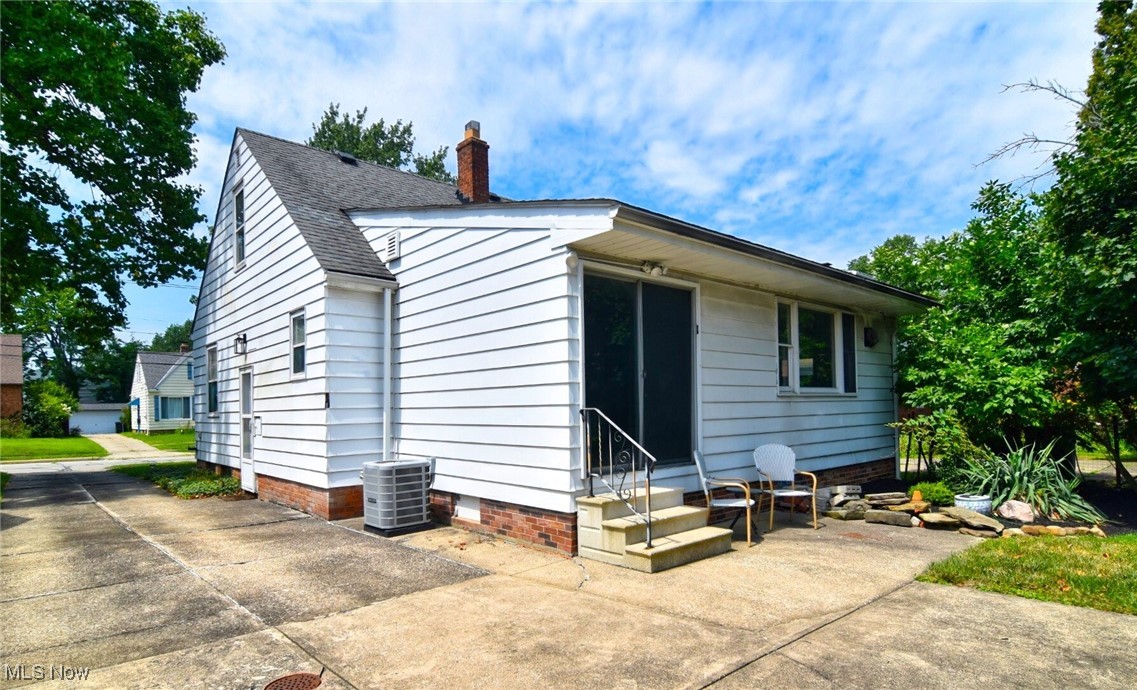 1147 Irene Road Lyndhurst OH 44124