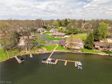 4101 Cove Circle NW Canton OH 44708