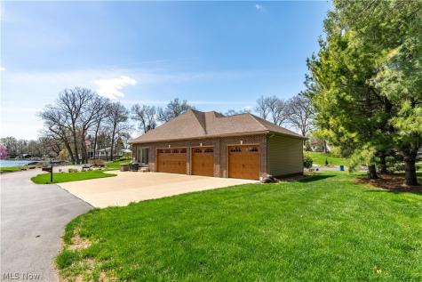 4101 Cove Circle NW Canton OH 44708