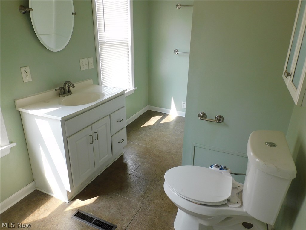 359 Fulton Street Conneaut OH 44030
