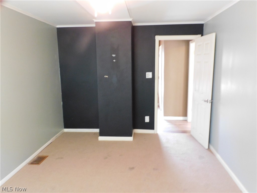 359 Fulton Street Conneaut OH 44030