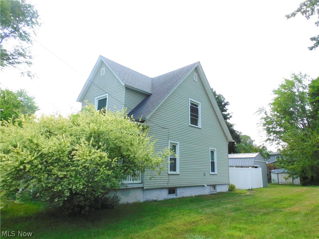 359 Fulton Street Conneaut OH 44030