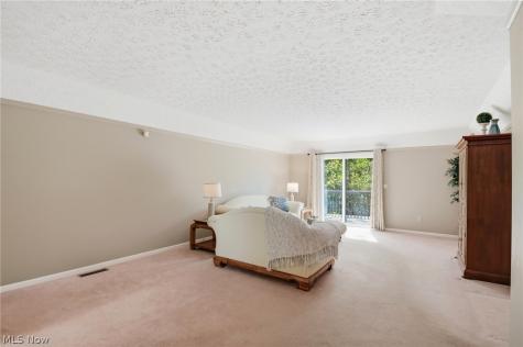 446 Rockledge Lane Brunswick OH 44212