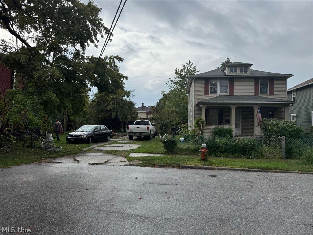 426 E 160 Street Cleveland OH 44110