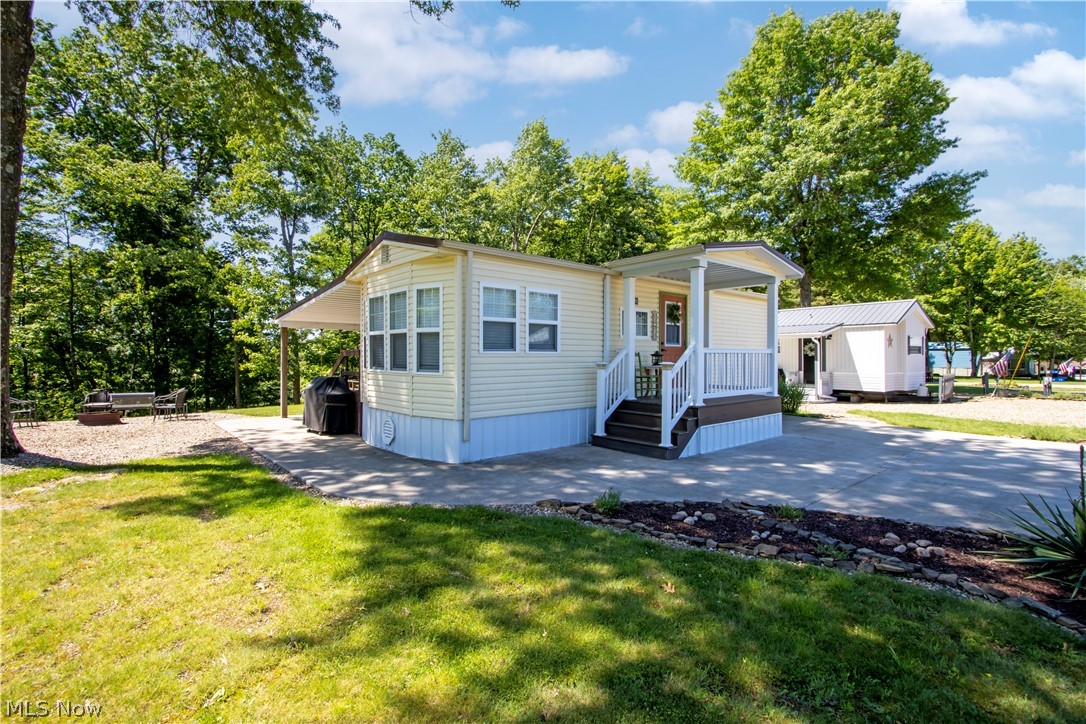 73 & 74 Ridgeview Drive Loudonville OH 44842