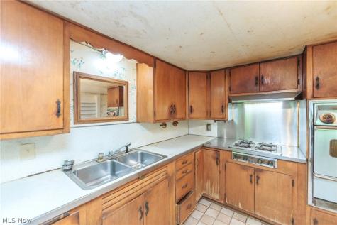 24105 Chardon Road Euclid OH 44143
