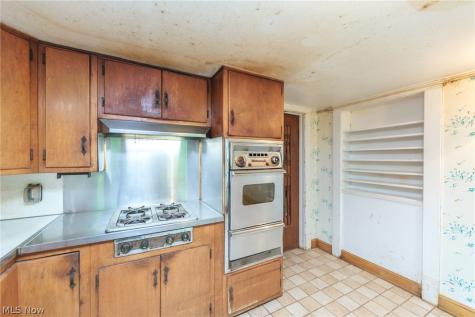 24105 Chardon Road Euclid OH 44143