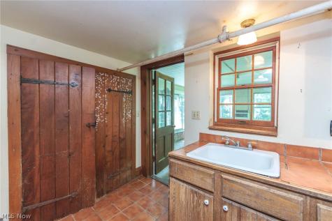 24105 Chardon Road Euclid OH 44143