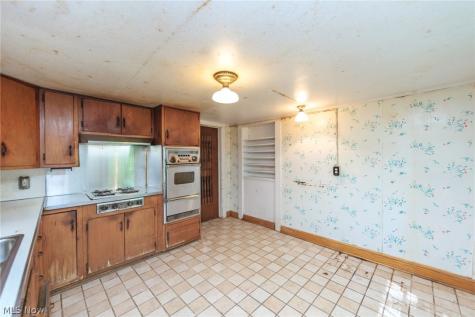 24105 Chardon Road Euclid OH 44143