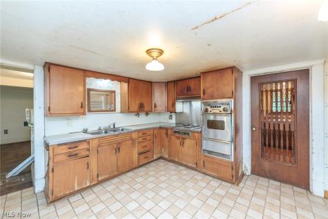 24105 Chardon Road Euclid OH 44143