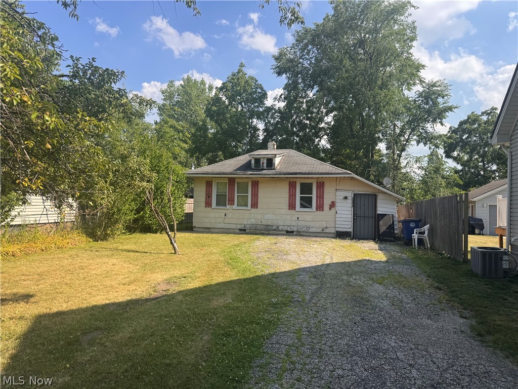 16404 Tarkington Avenue Cleveland OH 44128