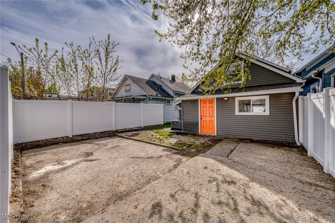 3293 W 23rd Place Cleveland OH 44109