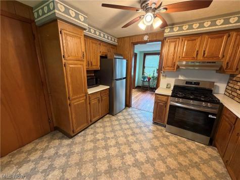 1557 D Street Lorain OH 44052