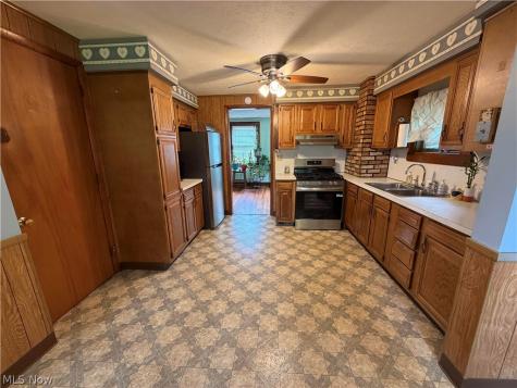 1557 D Street Lorain OH 44052