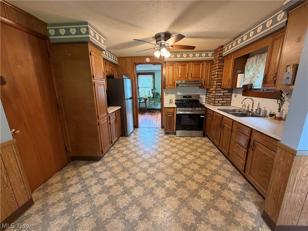 1557 D Street Lorain OH 44052